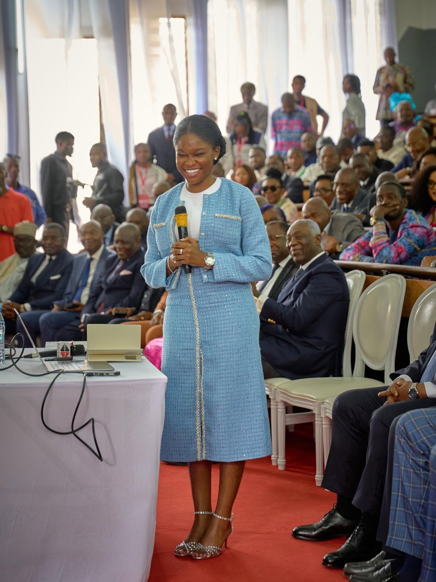 Dr. Indira Baboke Médecine